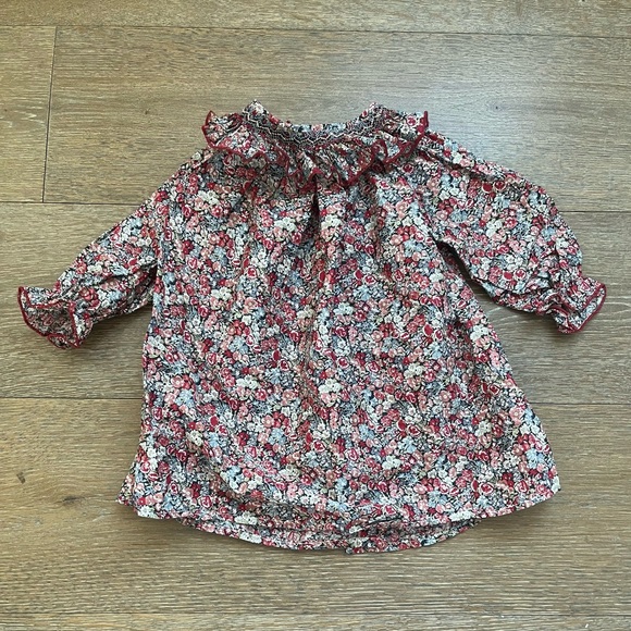 Casilda y Jimena Girls ruffle collar Dress with red floral print | size 24m - Picture 2 of 3